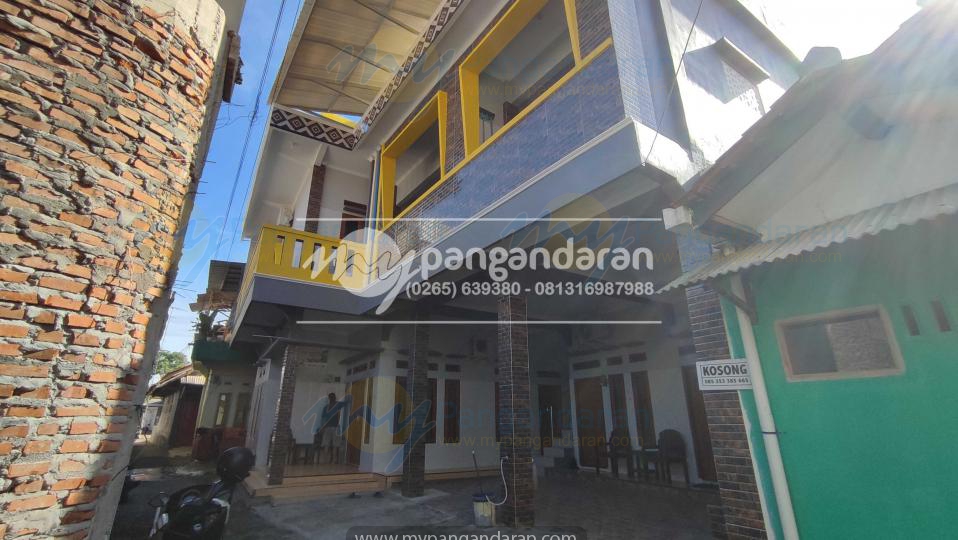    Tampilan Depan LAntai 1 dan 2 Pondok Wisata Aziz Lantai 1